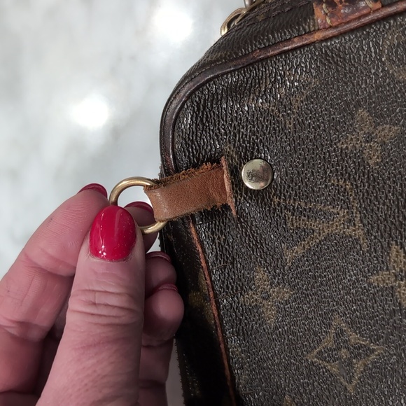 Authentic Louis Vuitton Clutch - Marley Dragonne   cosmetics, toiltery - Picture 12 of 14